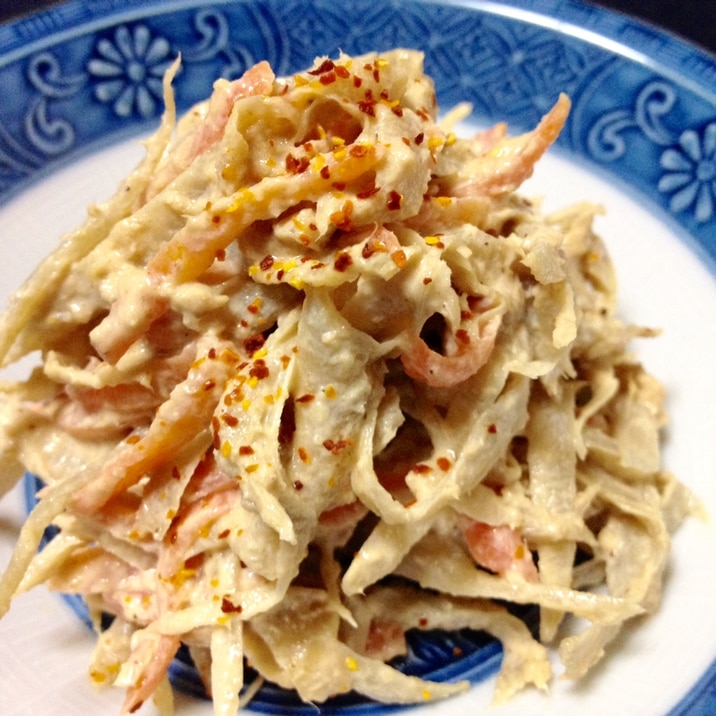 牛蒡とにんじんで*ツナマヨ胡麻和え